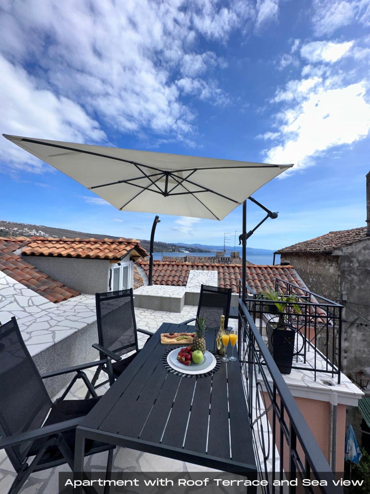 Villa Volos With Roof Terrace, Sea View, Free Private Parking Opatija Eksteriør billede