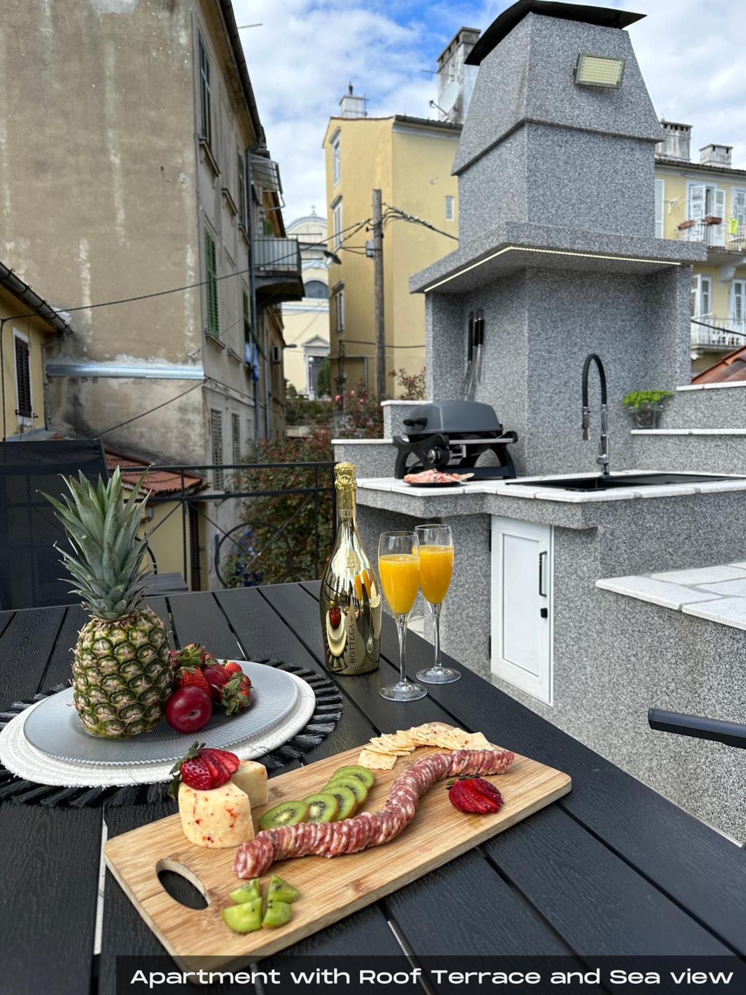 Villa Volos With Roof Terrace, Sea View, Free Private Parking Opatija Eksteriør billede