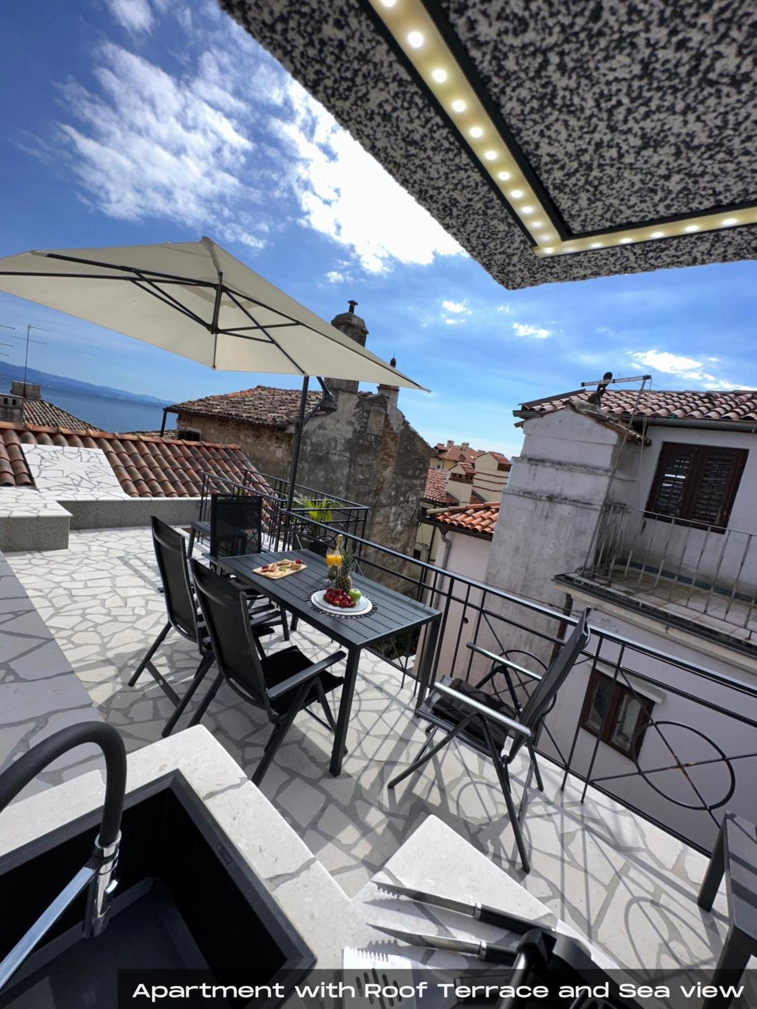 Villa Volos With Roof Terrace, Sea View, Free Private Parking Opatija Eksteriør billede