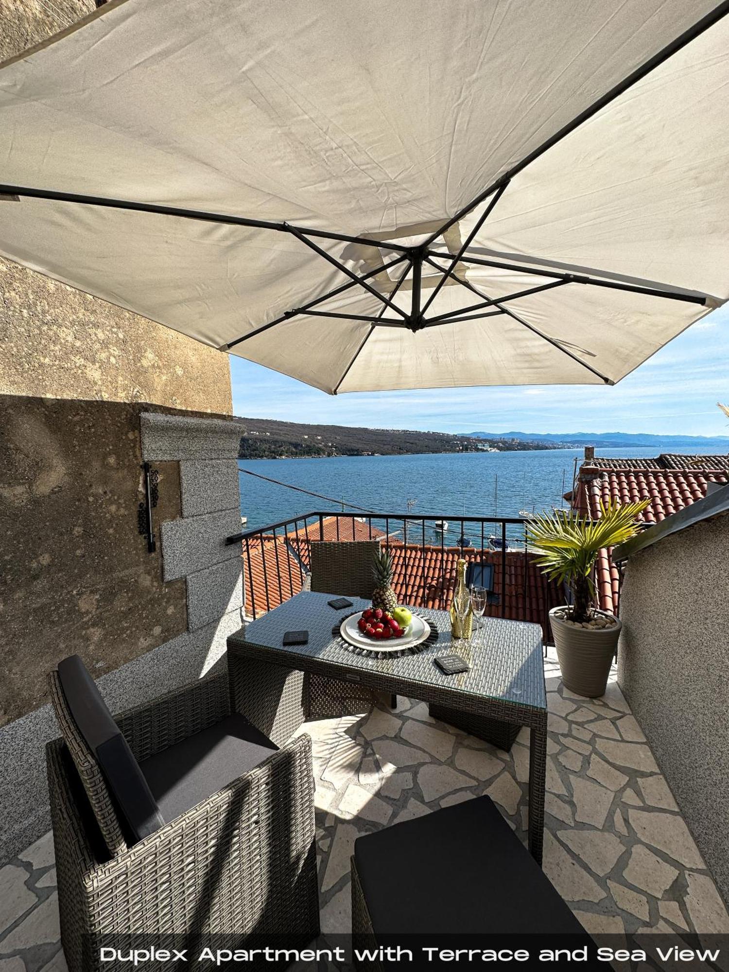 Villa Volos With Roof Terrace, Sea View, Free Private Parking Opatija Eksteriør billede