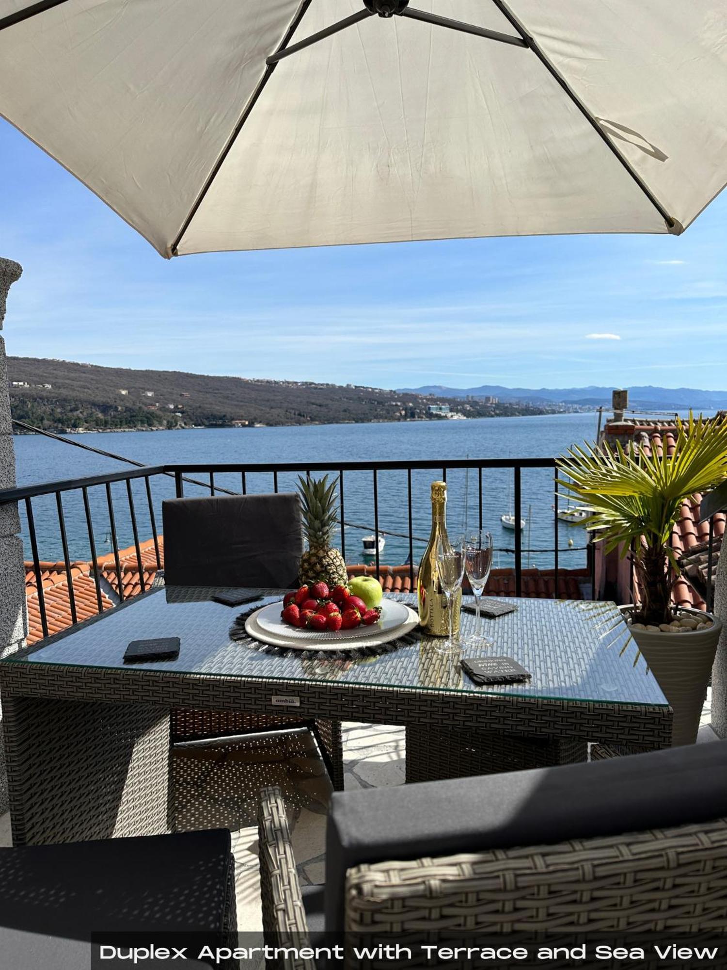 Villa Volos With Roof Terrace, Sea View, Free Private Parking Opatija Eksteriør billede